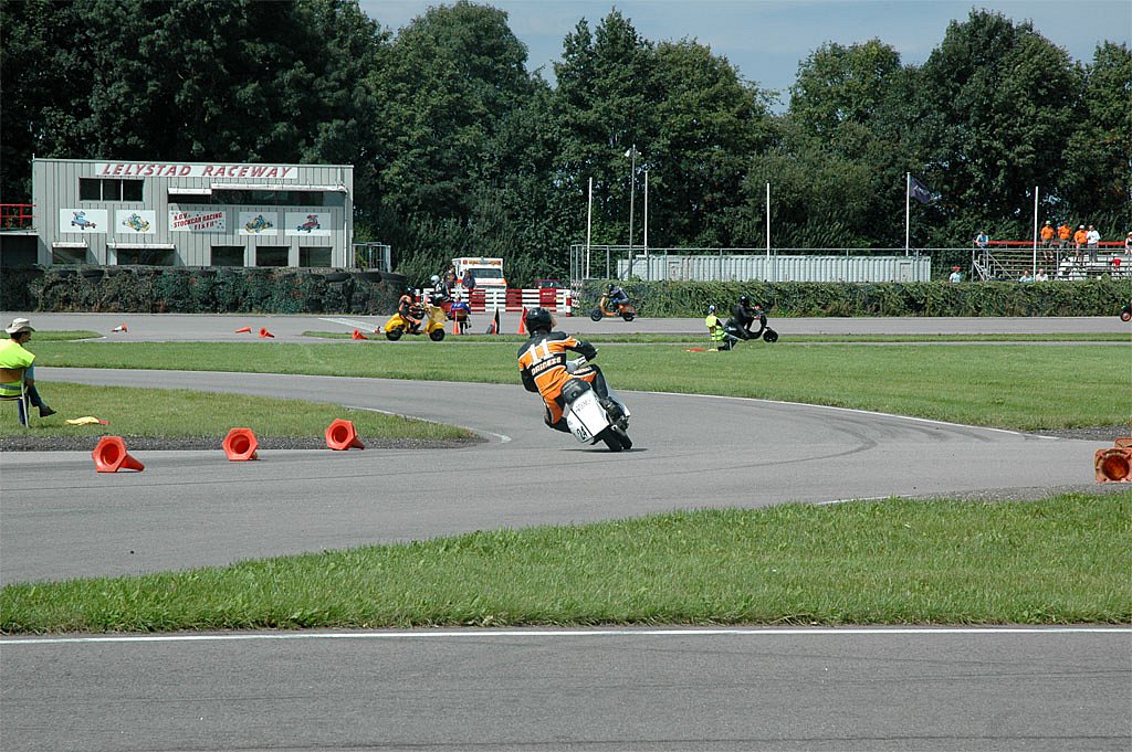 DSC-1625a.jpg